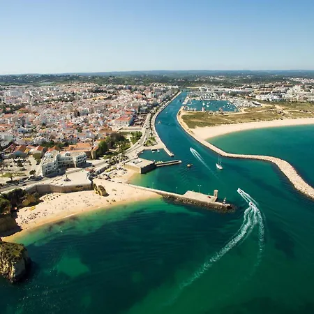 A44 - Casa Crisogno Street In ラゴス