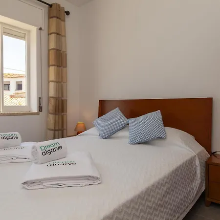 A44 - Casa Crisogno Street In ラゴス