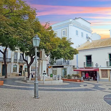 A44 - Casa Crisogno Street In