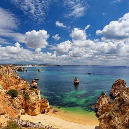 A44 - Casa Crisogno Street In * 라고스