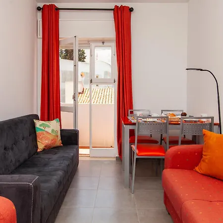 A44 - Casa Crisogno Street In Lagos